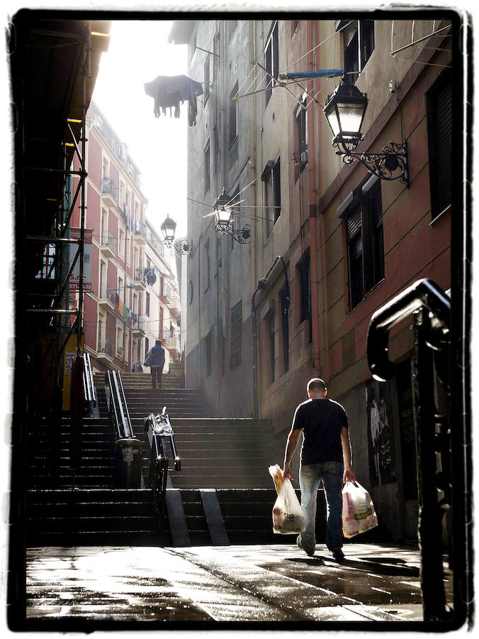 Escaleras en la calle Ollerías.