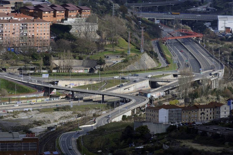 bloques de pisos en Sestao situados junto al eje del Ballonti.