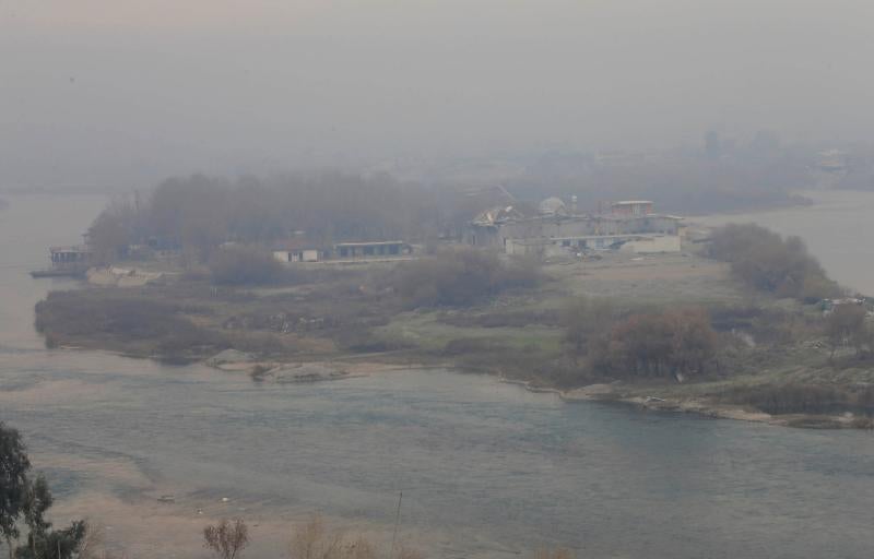 Los desplazados huyen de Mosul, baluarte del Estado Islámico