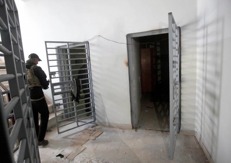 Los desplazados huyen de Mosul, baluarte del Estado Islámico