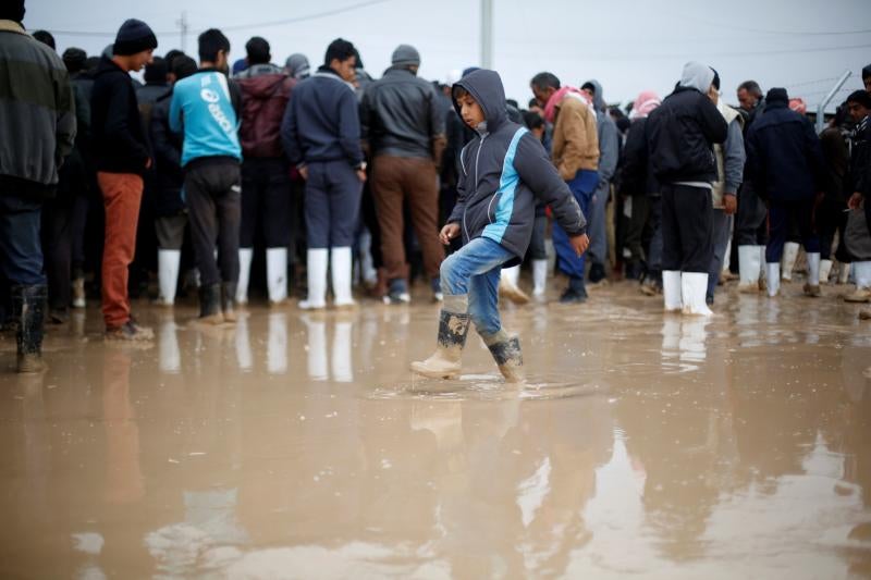 Los desplazados huyen de Mosul, baluarte del Estado Islámico