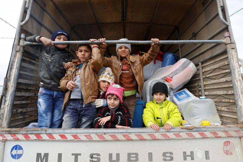 Los desplazados huyen de Mosul, baluarte del Estado Islámico