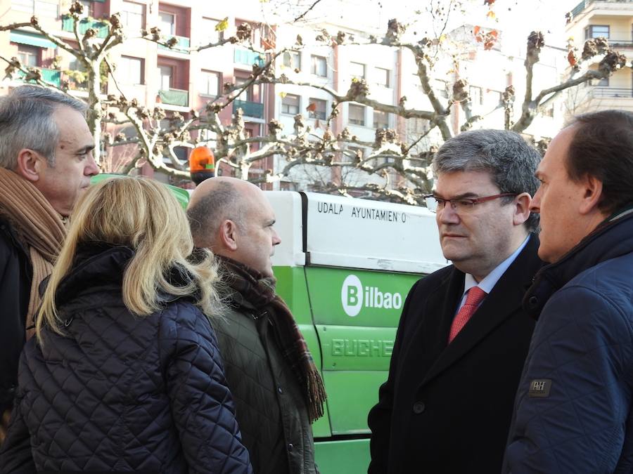 Muere una mujer en Deusto al ser atropellada por una barredora