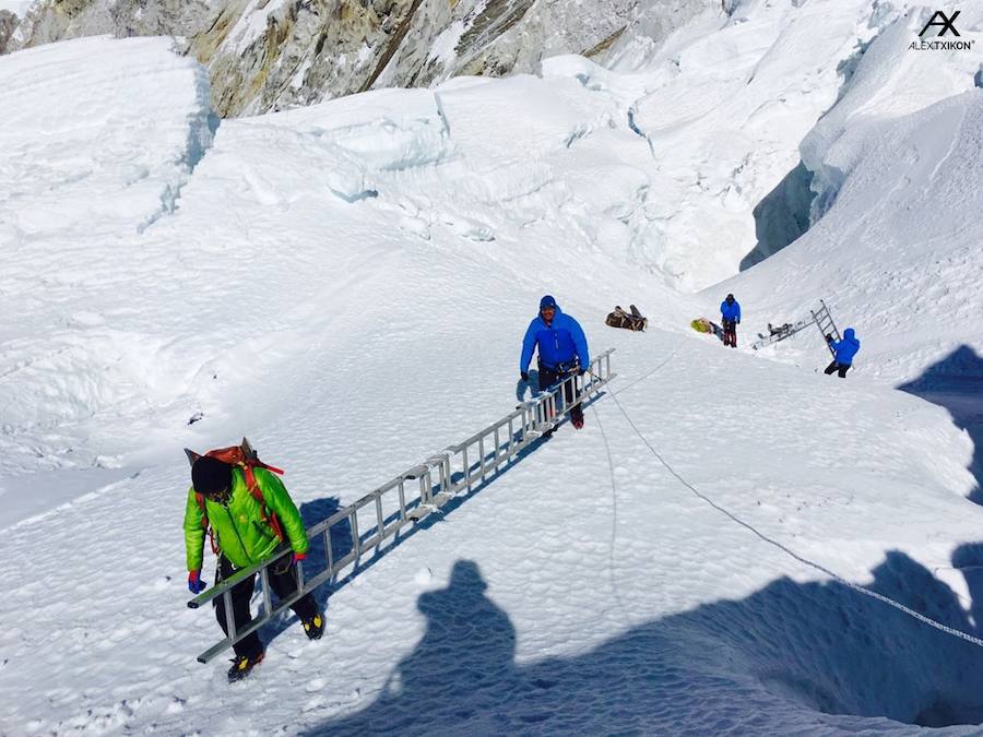 Las mejores imágenes de los dos intentos de Alex Txikon por alcanzar la cumbre del Everest en invierno