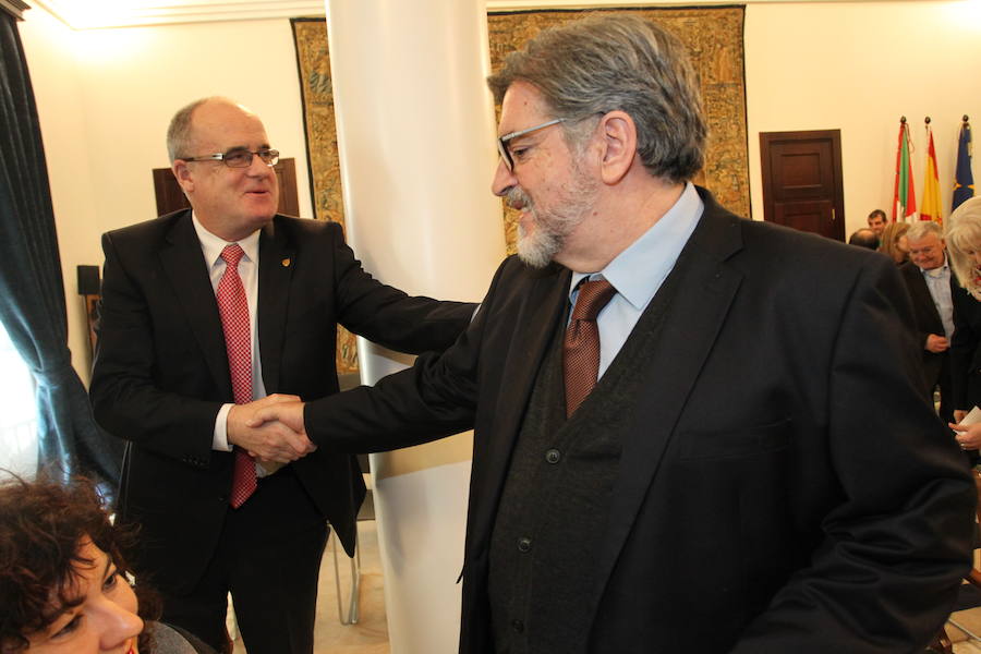 Homenaje a Joseba Leizaola en el Parlamento vasco