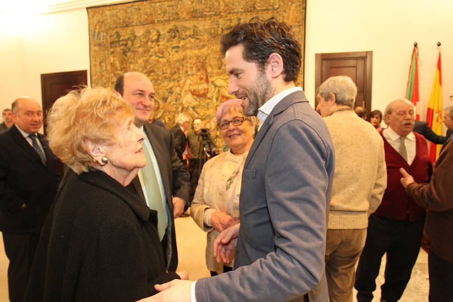 Homenaje a Joseba Leizaola en el Parlamento vasco