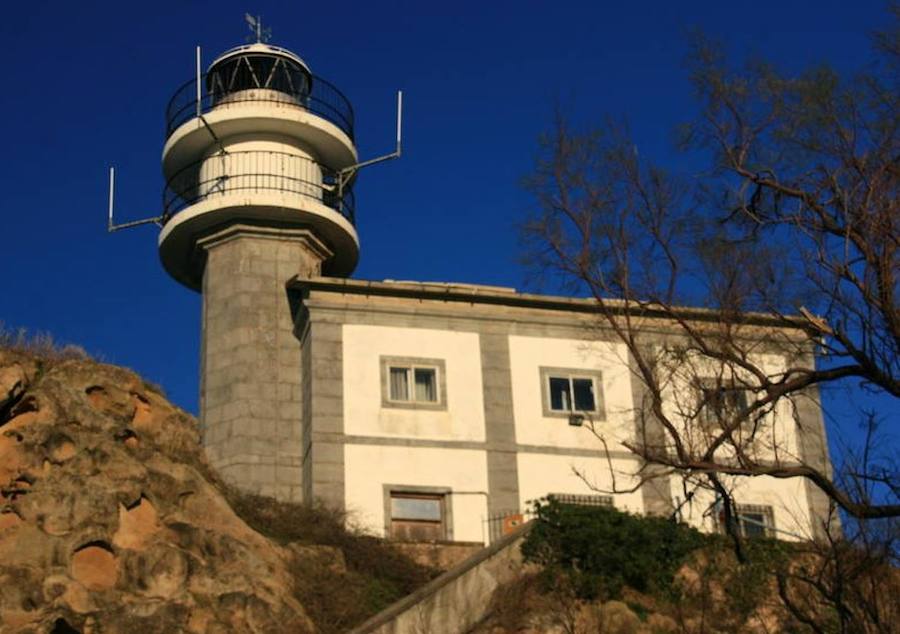 Vista del faro de Getaria.