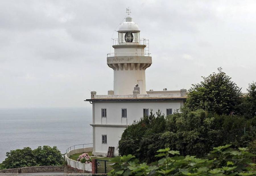 Vista del faro de Igeldo.