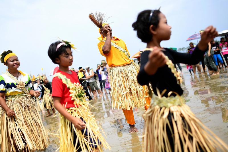Ceremonia de acción de gracias Puja Pantai en Kuala Lumpur