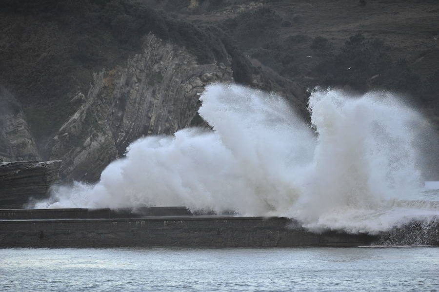 Viento y oleaje en Plentzia.