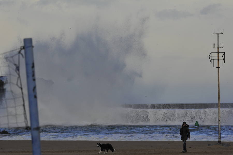 Viento y oleaje en Plentzia.