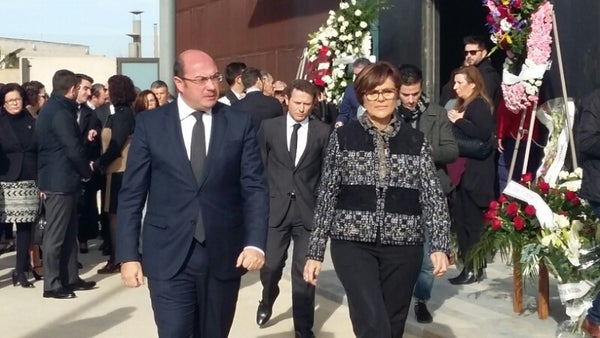Torre Pacheco llora a los cinco jóvenes y arropa a sus familias en el funeral