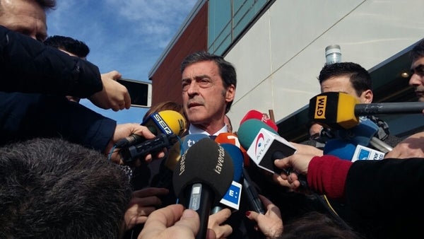 Torre Pacheco llora a los cinco jóvenes y arropa a sus familias en el funeral