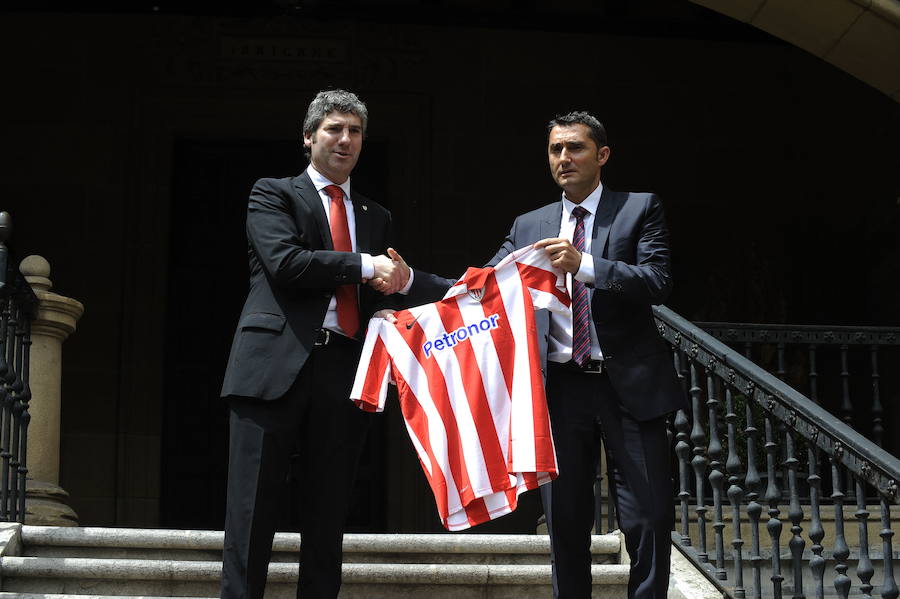 Ernesto Valverde volvería a entrenar al Athletic en 2013 y comenzaría su segunda etapa en el banquillo rojiblanco.