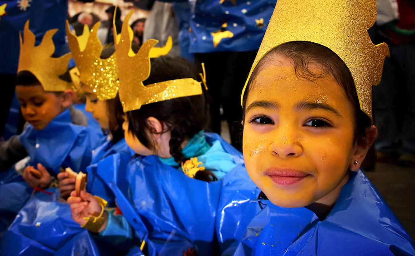 Los txikis festejan el Carnaval en la Plaza Nueva