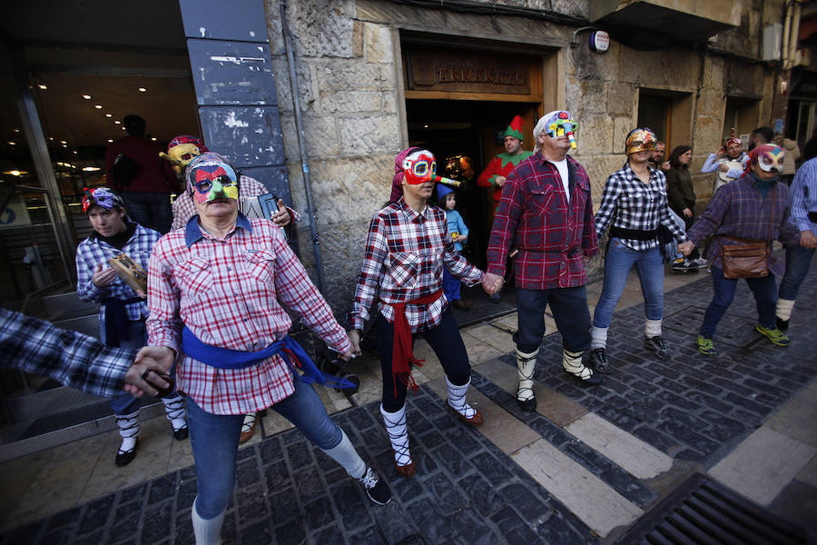 Las máscaras toman las calles de Durango