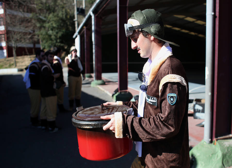 Un centenar de personajes históricos se citan para comer en Sopela