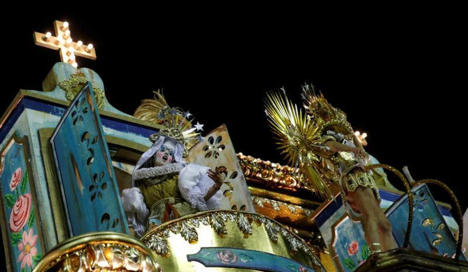 El carnaval de Río, una fiesta de la lujuria con bastidores pestilentes