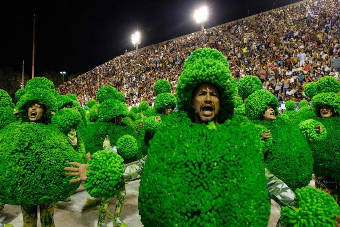 El carnaval de Río, una fiesta de la lujuria con bastidores pestilentes