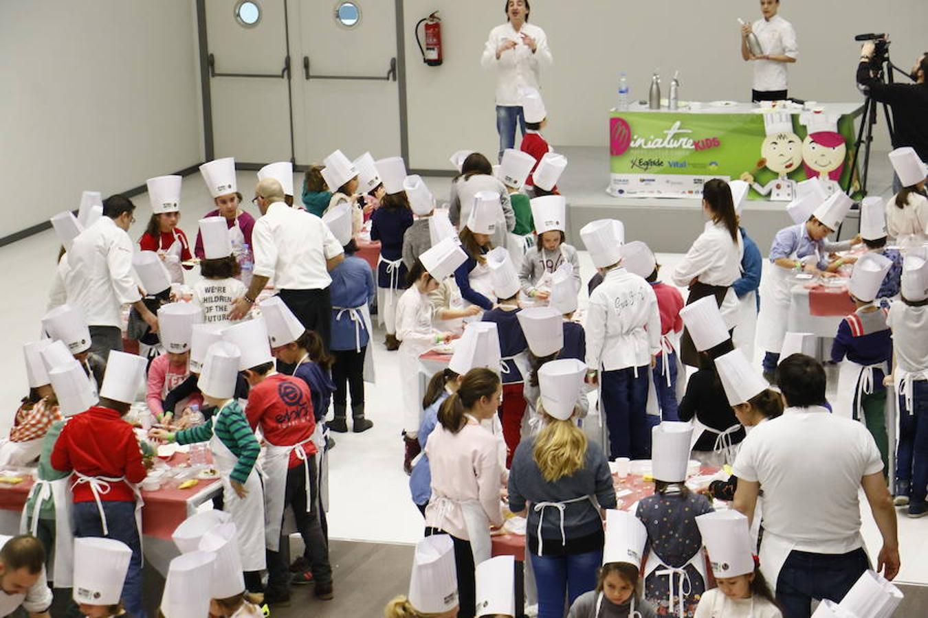 Los niños de Vitoria, con las manos en la masa