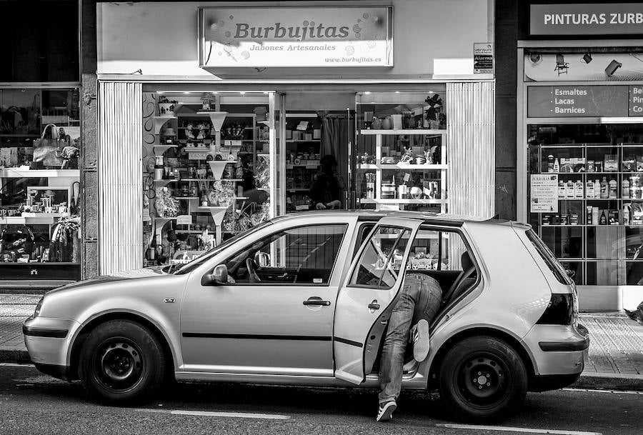 La calle Santutxu es la otra vía principal del barrio.