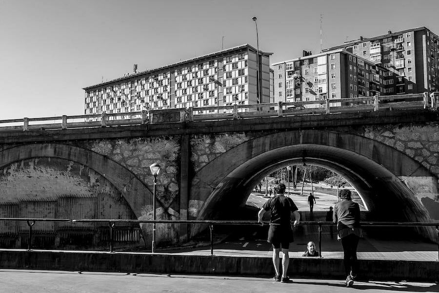 Vista de viviendas de Santutxu desde el parque Europa.