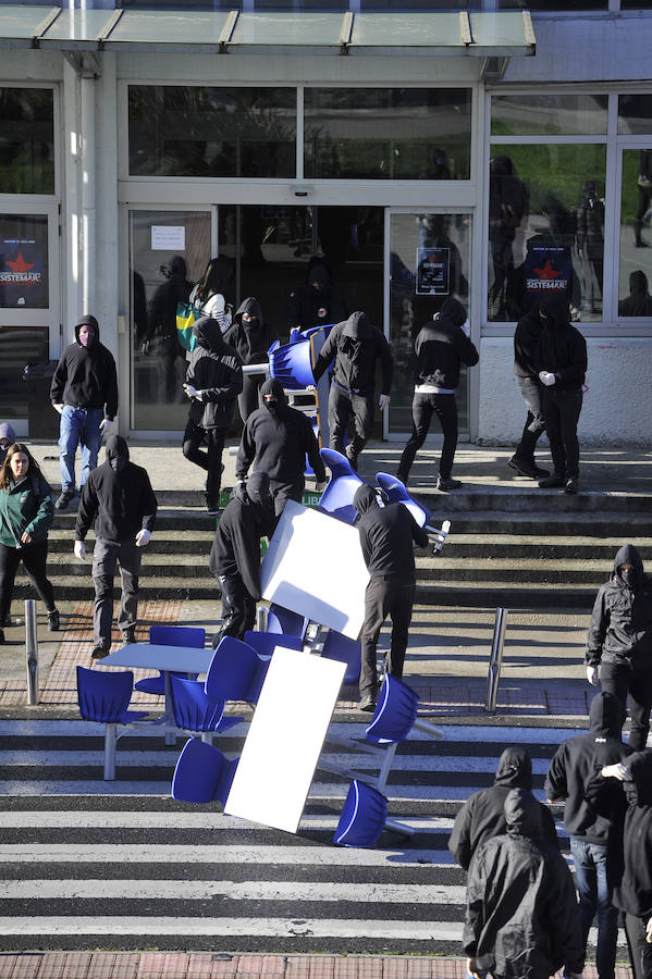 Altercados en el campus de la UPV de Leioa por la huelga