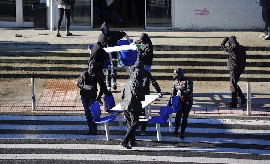 Altercados en el campus de la UPV de Leioa por la huelga