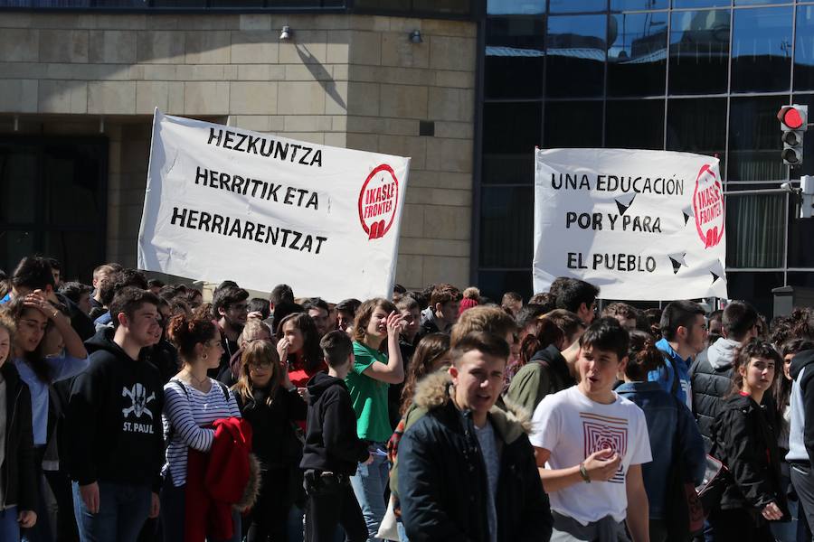 Manifestación contra la Lomce en Bilbao