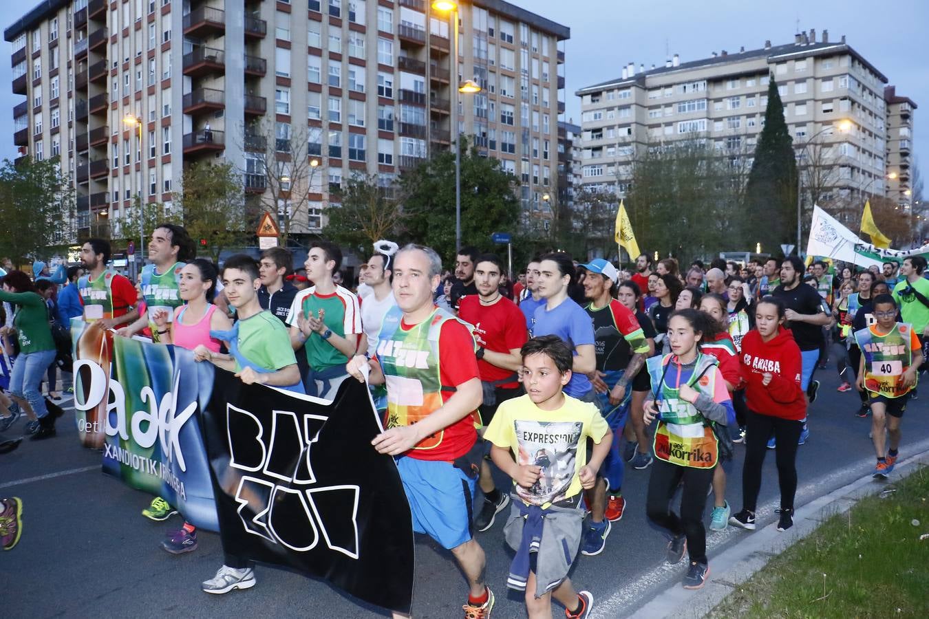 La Korrika recorre las calles de Vitoria