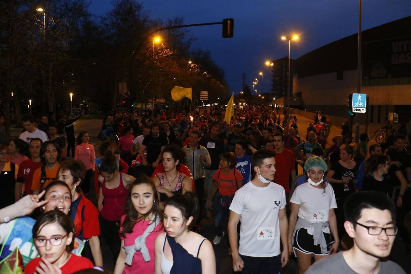 La Korrika recorre las calles de Vitoria