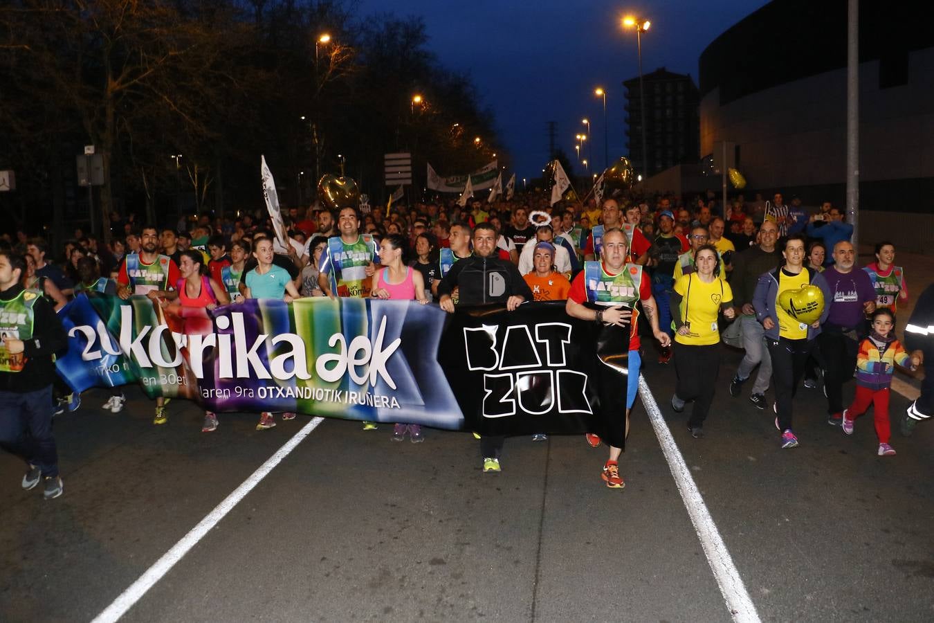 La Korrika recorre las calles de Vitoria