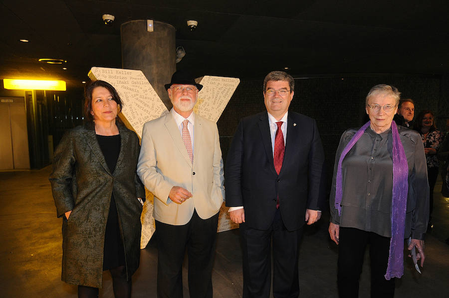 Lourdes Fernández, Alberto Manguel, Juan María Aburto y Annie Proulx.