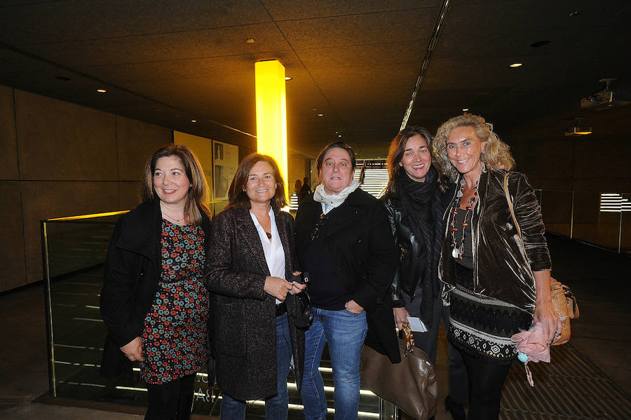 Esmeralda Herlo, Nerea Laskibar, Begoña Zubero, Elena Añibarro y Myriam Guarrotxena.