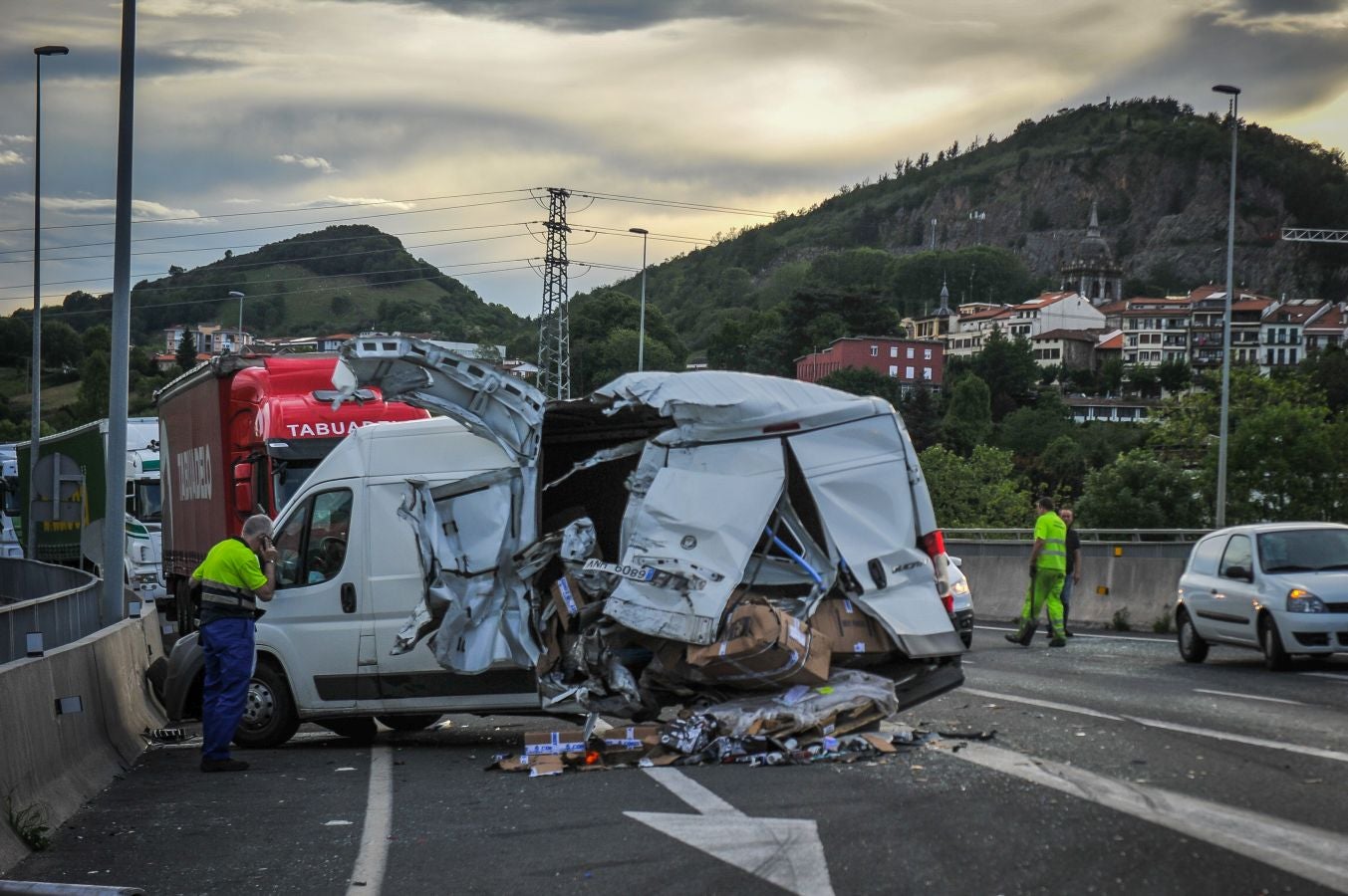 Las imágenes del accidente en la A-15, en Hernani