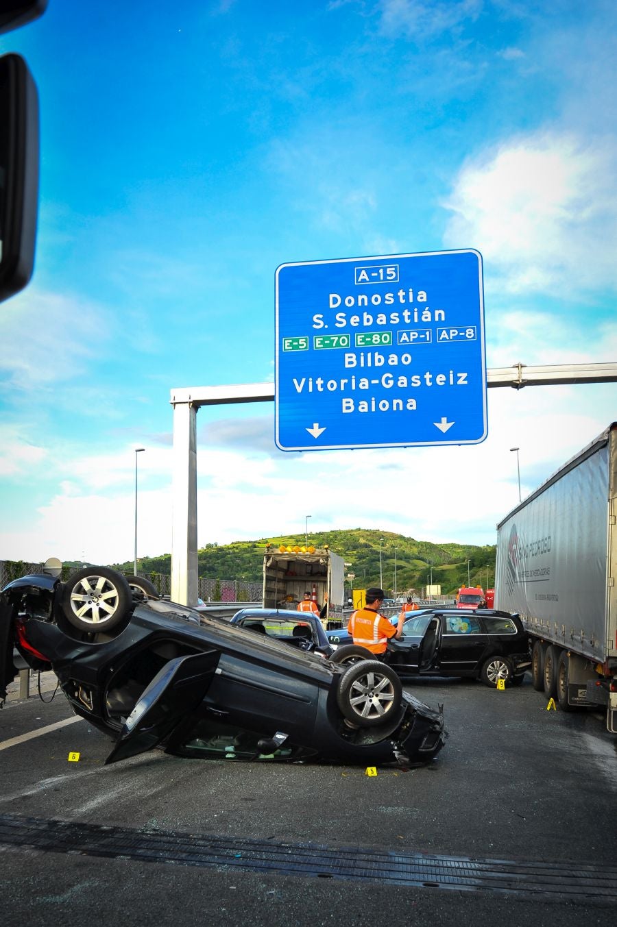 Las imágenes del accidente en la A-15, en Hernani