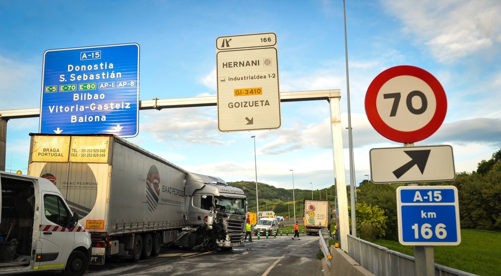 Las imágenes del accidente en la A-15, en Hernani
