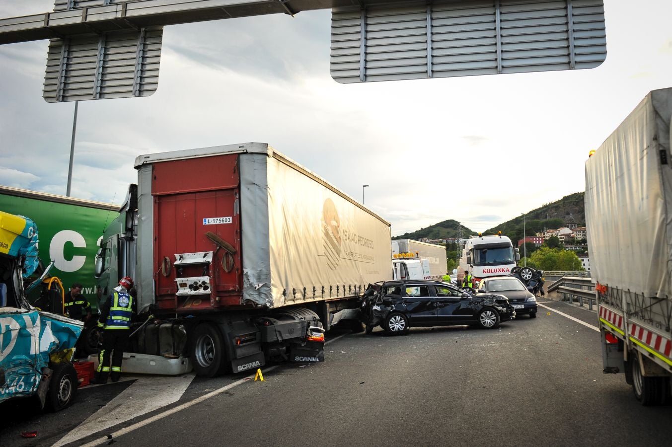 Las imágenes del accidente en la A-15, en Hernani