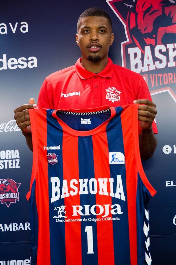 Ricky Ledo, presentado como nuevo jugador baskonista