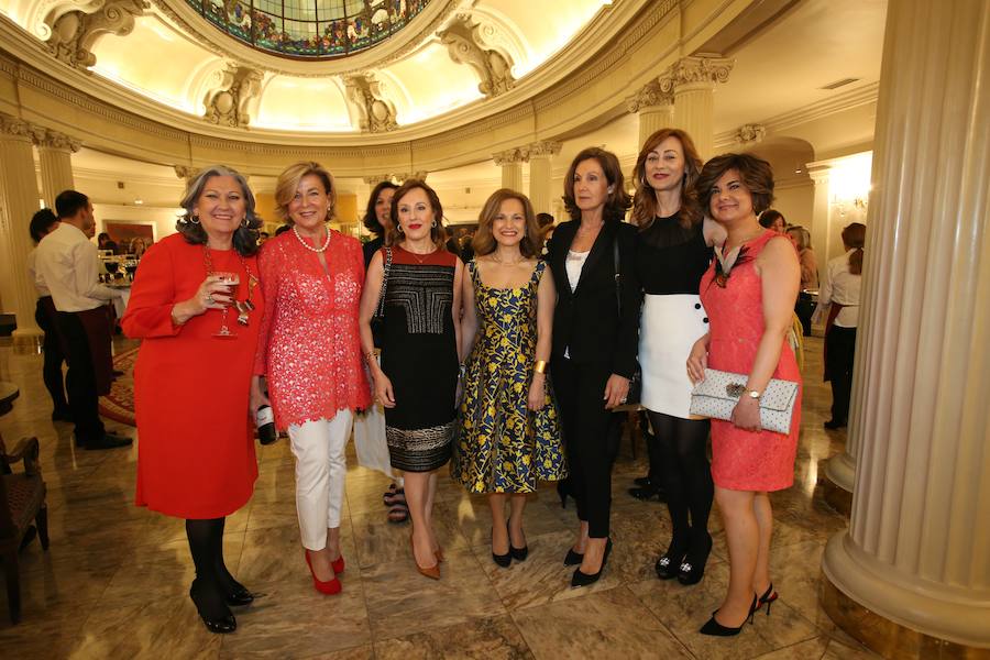 Aurora Obregón, Yolanda Sanz, Montse González, Lilia di Brindisi, María Jesús Briongos, Igone Ossorio y Norma Riaño.