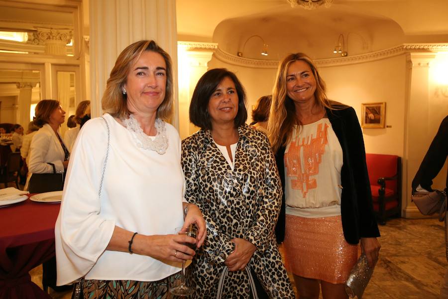 Montse Martín, María Luisa Molina y Lorena Fernández.