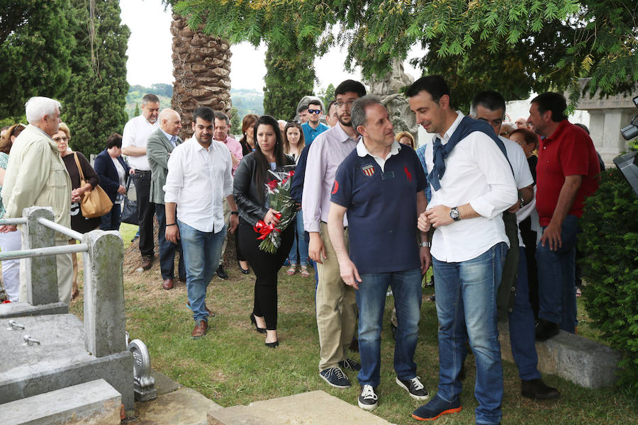 Homenaje de los socialistas a Tomás Meabe, fundador de las Juventudes Socialistas de España