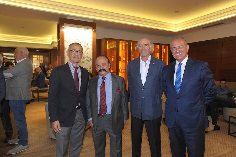 Pedro Ensunza, Julio Alegría, José Ángel Iribar y Miguel Ángel Lujua.