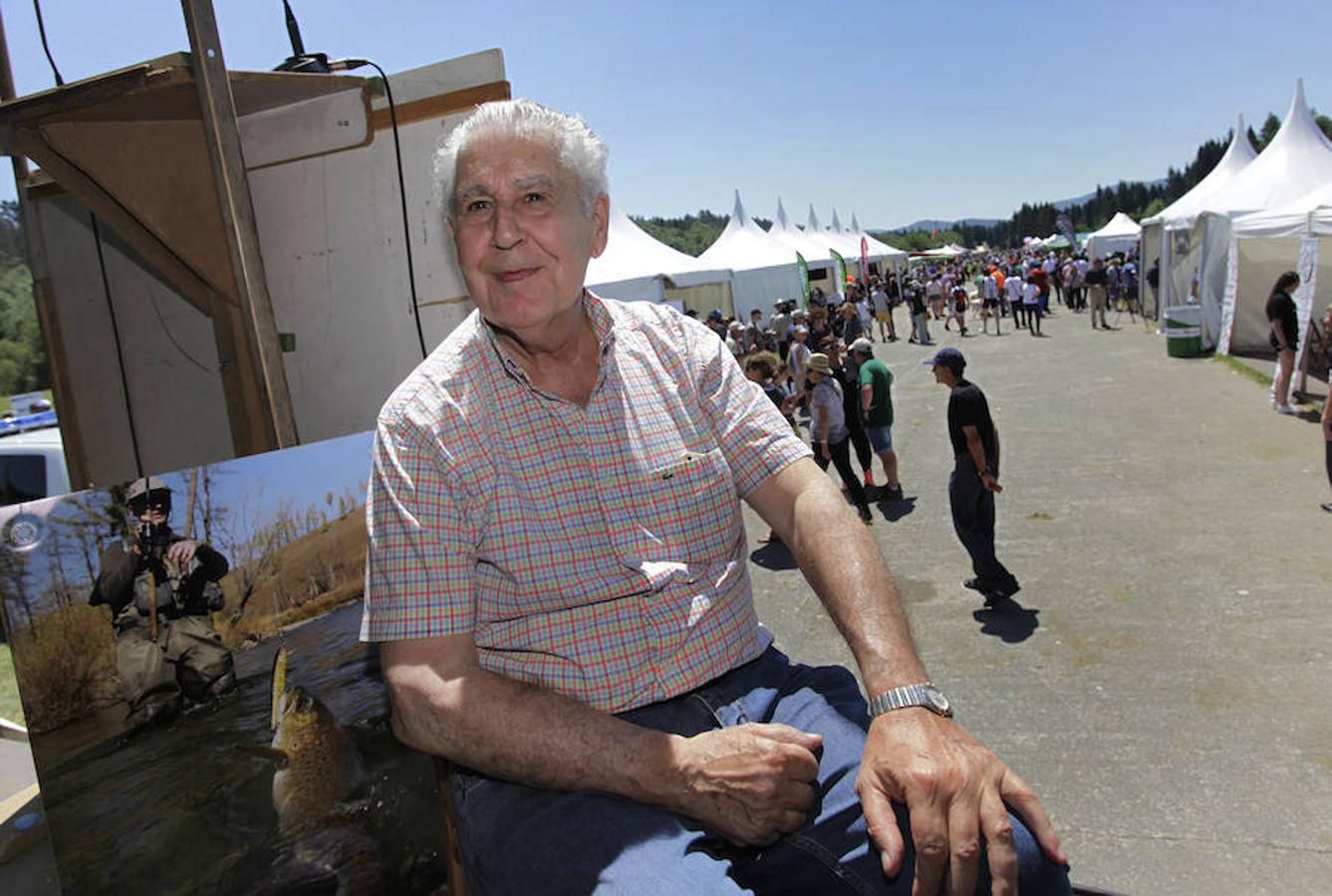 El Día del Cazador y el Pescador homenajea en Dima al perro de caza