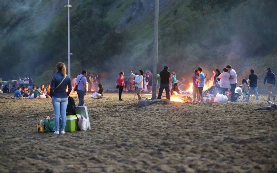 Así brilló el fuego en las hogueras vizcaínas de 2016