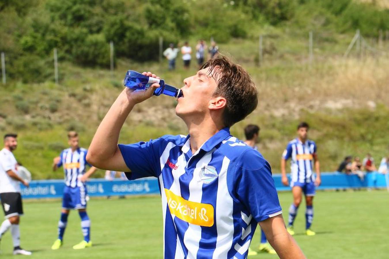 El Alavés B - Ontinyent, en imágenes