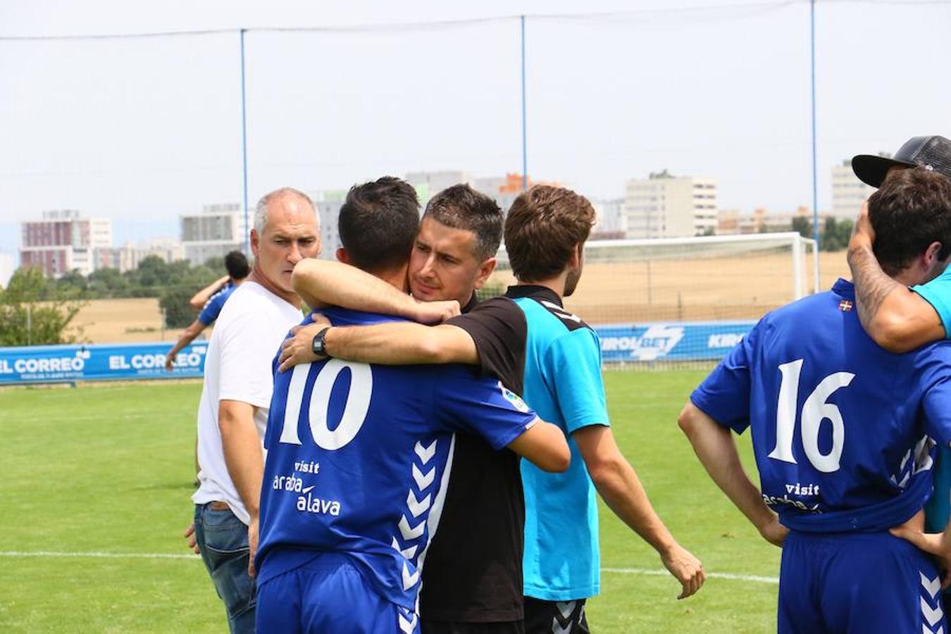 El Alavés B - Ontinyent, en imágenes