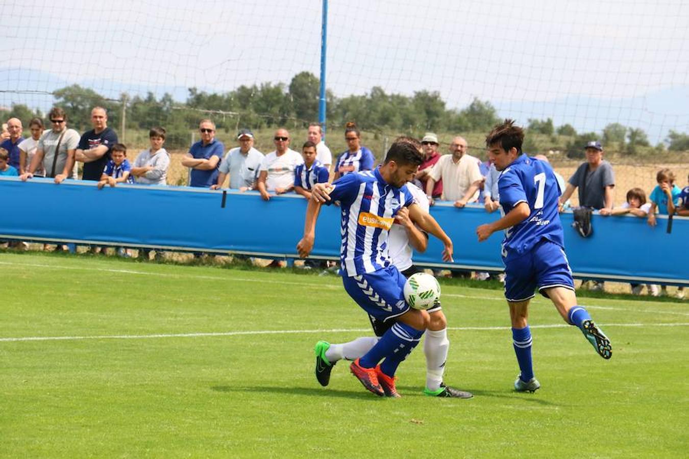 El Alavés B - Ontinyent, en imágenes