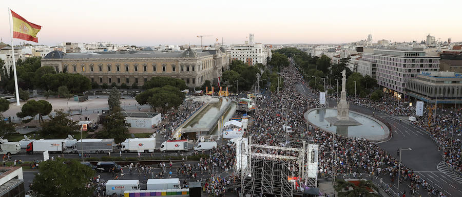 El arcoíris inunda Madrid. La capital española se convierte en el centro del mundo gay.