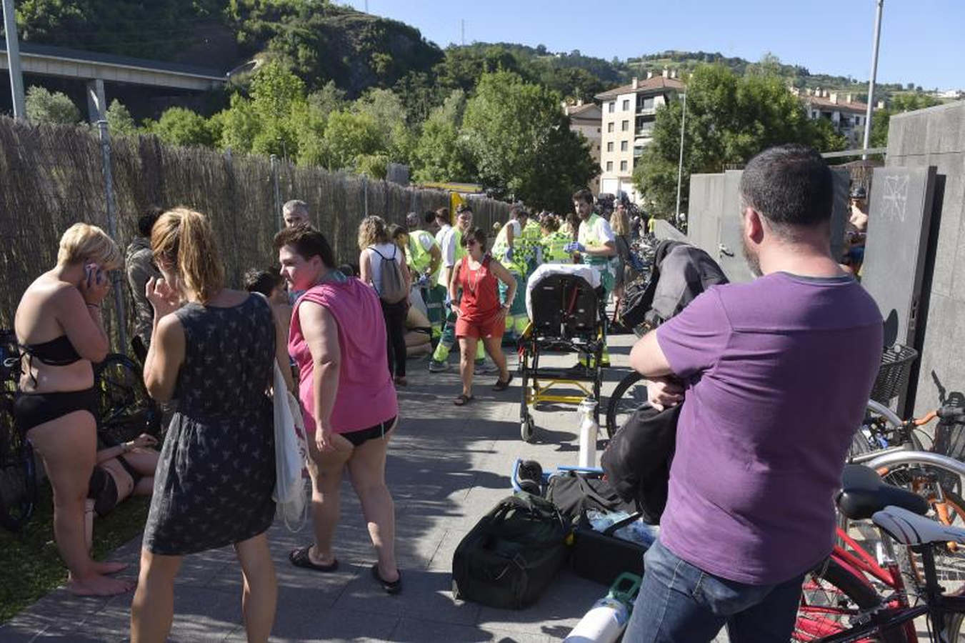 104 intoxicados y 23 traslados al hospital por un escape tóxico en un polideportivo de Tolosa